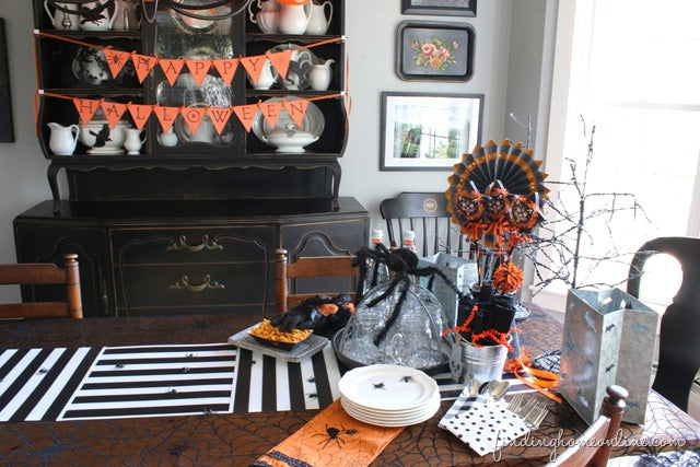 Easy Halloween Party Decorating Ideas & Printable Banner
